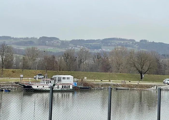 Gemuetliche An Der Donau - Barrierefrei Lägenhet *